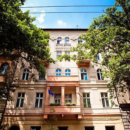 City Westend Hostel *